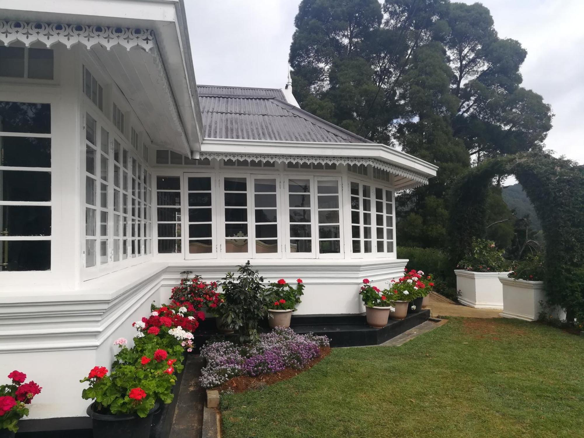 The Clovelly Bungalow ヌワラ・エリヤ エクステリア 写真